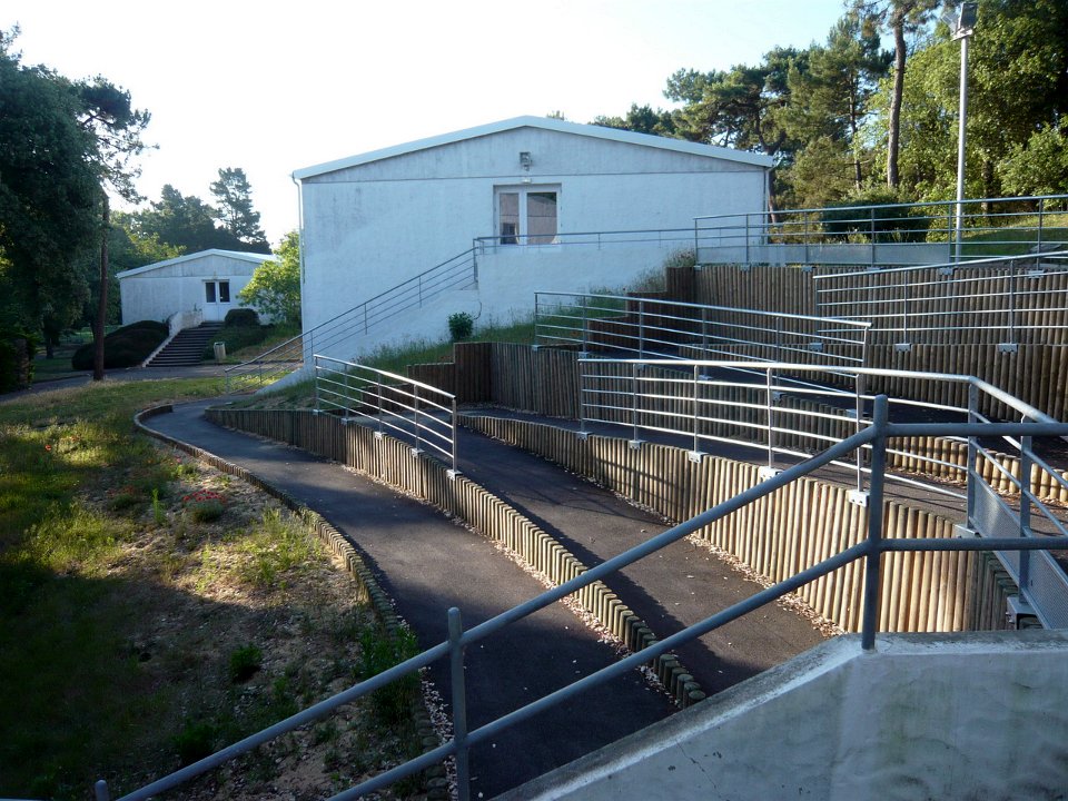 P1100100